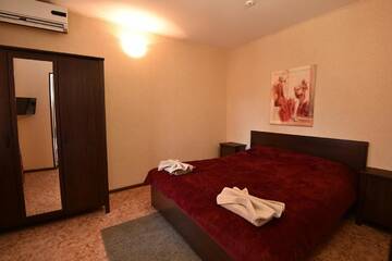 Фото номера Люкс с 2 спальнями Гостевой дом Pension Mini Wonderful Valley г. Кучугуры 6