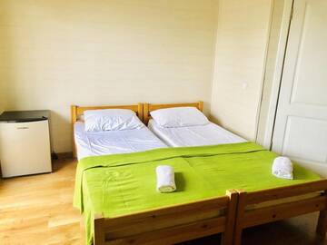 Фото номера Трехместный номер  Гостиница Guesthouse Lubimaya г. Кучугуры 5